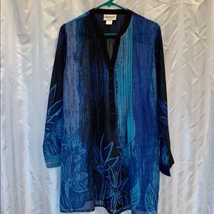 Serengeti Women’s size medium long sleeve tunic